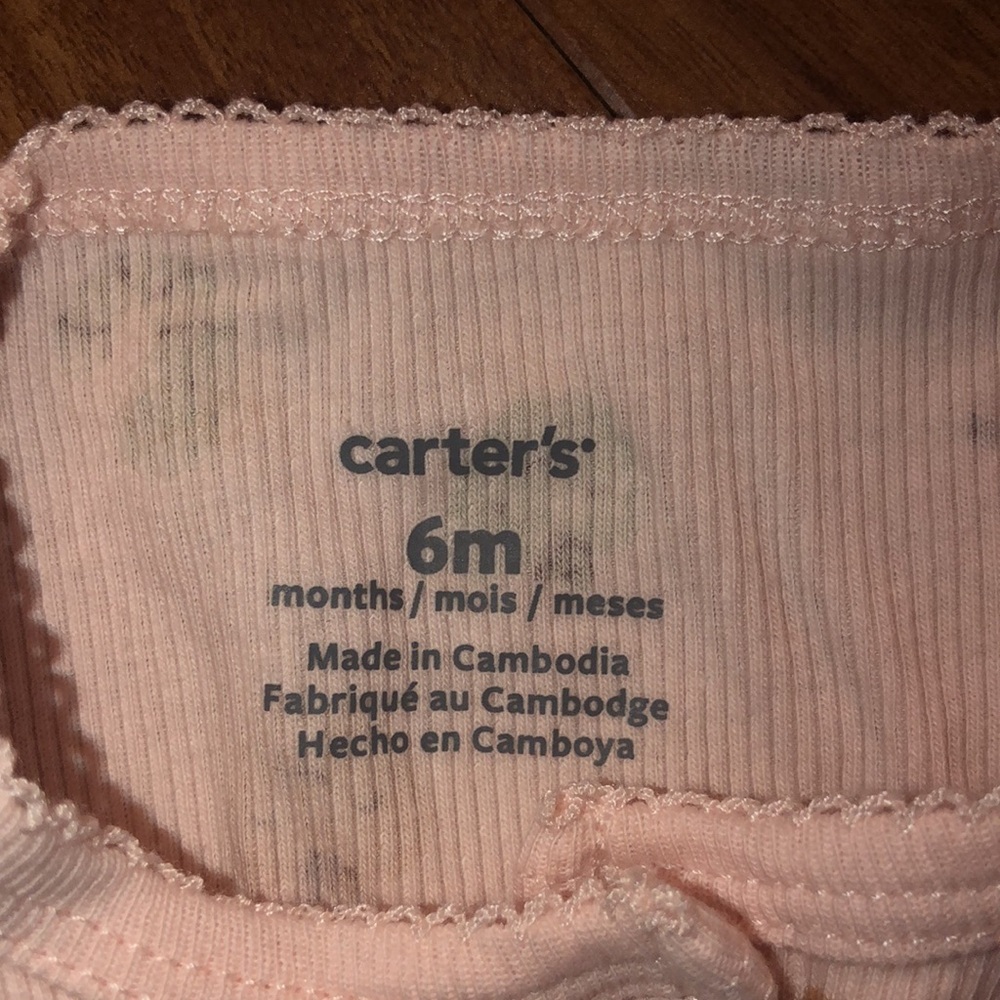 Baby girl, six month button front onesie - Picture 3 of 4